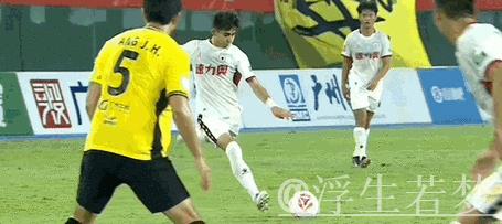 周薪40万的红军核心表现低迷:半场0射正+0成功过人+15次丢球权 周薪40万的红军核心表现低迷:半场0射正+0成功过人+15次丢球权