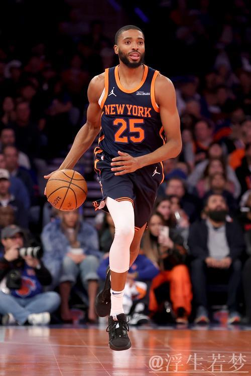 布里奇斯手感火热弧顶三分再中,单节狂揽16分 布里奇斯手感火热弧顶三分再中,单节狂揽16分